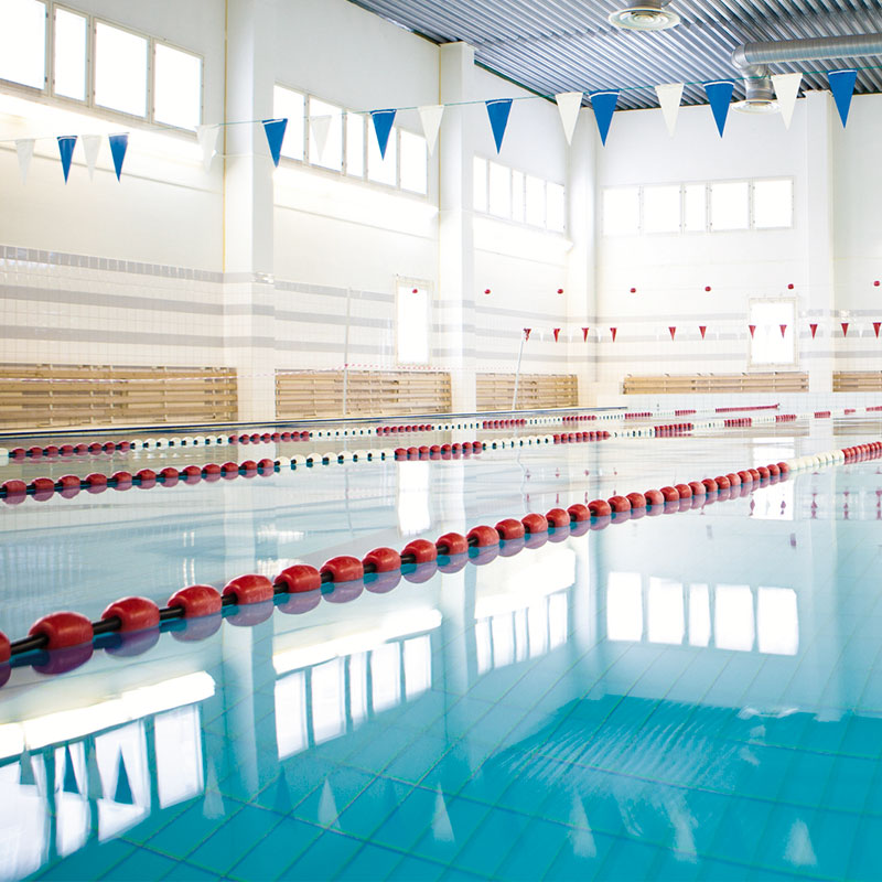 piscina-cubierta-recien-limpiada Limpiezas en Centros deportivos